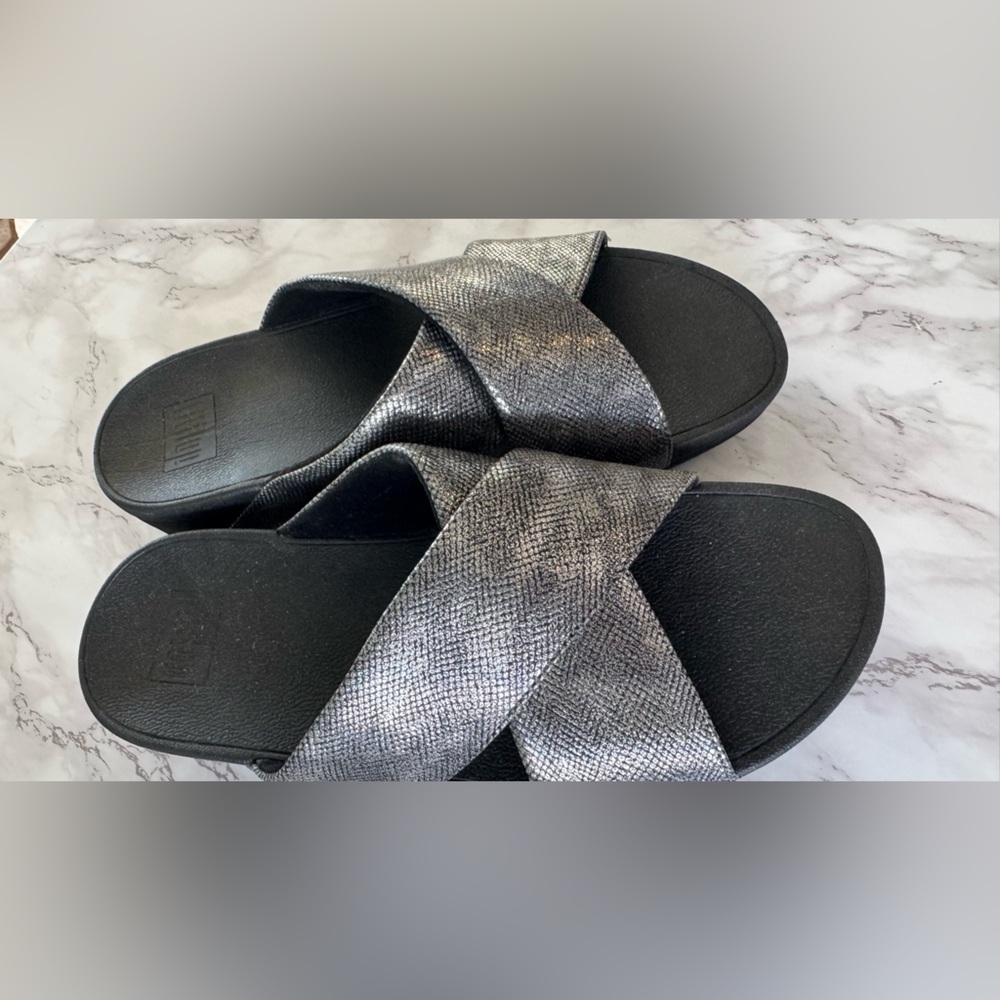 FitFlop Lulu Lustra Cross Slide Wedge silver/black Sandal Sz 7
